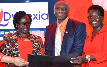 MKU join hands at the “light red for dyslexia” Event