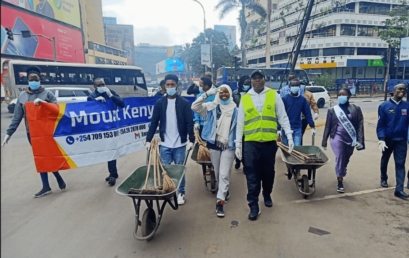 Nairobi City Clean up Exercise by Nairobi Campus